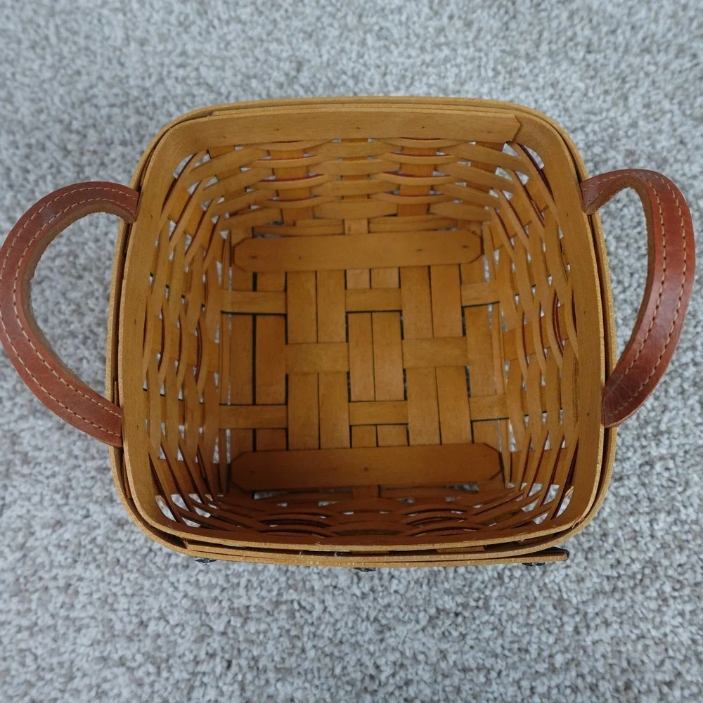 Longaberger 2005 Proudly American Medium Berry Basket Red Blue Leather Handle